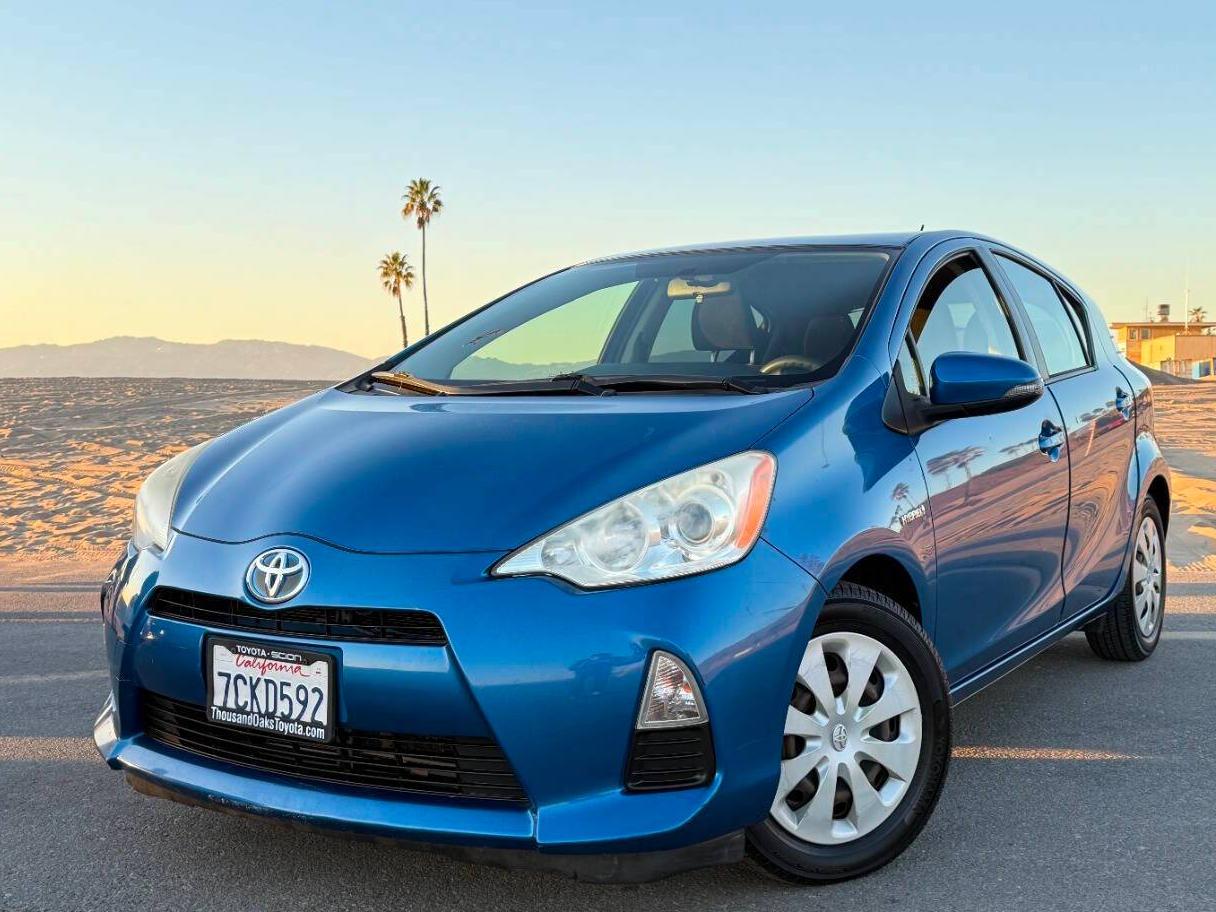 TOYOTA PRIUS C 2013 JTDKDTB3XD1052032 image